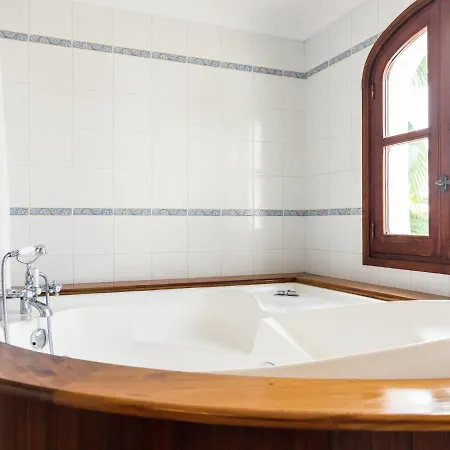 Cozy In With Private Pool Casa vacanze Santa Eularia des Riu